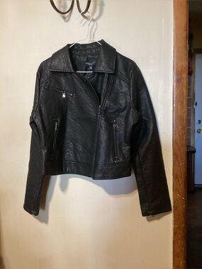 Philomena Petti NY Black Hammered Texture Faux Leather Moto Jacket NWT Size L